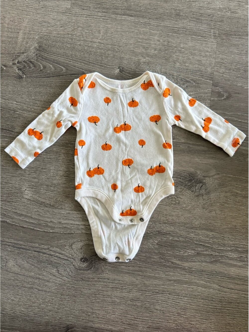 Old Navy Halloween long sleeve body suit, 3-6 months